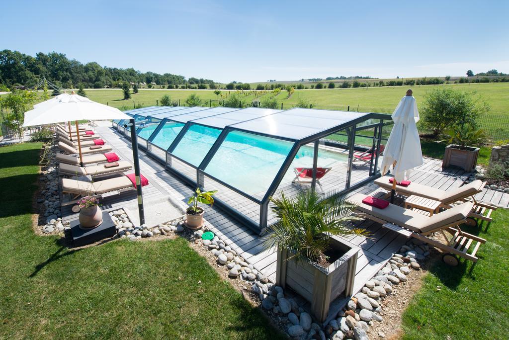 Chambres D'Hotes Domaine De Nazere Avezan Exterior photo