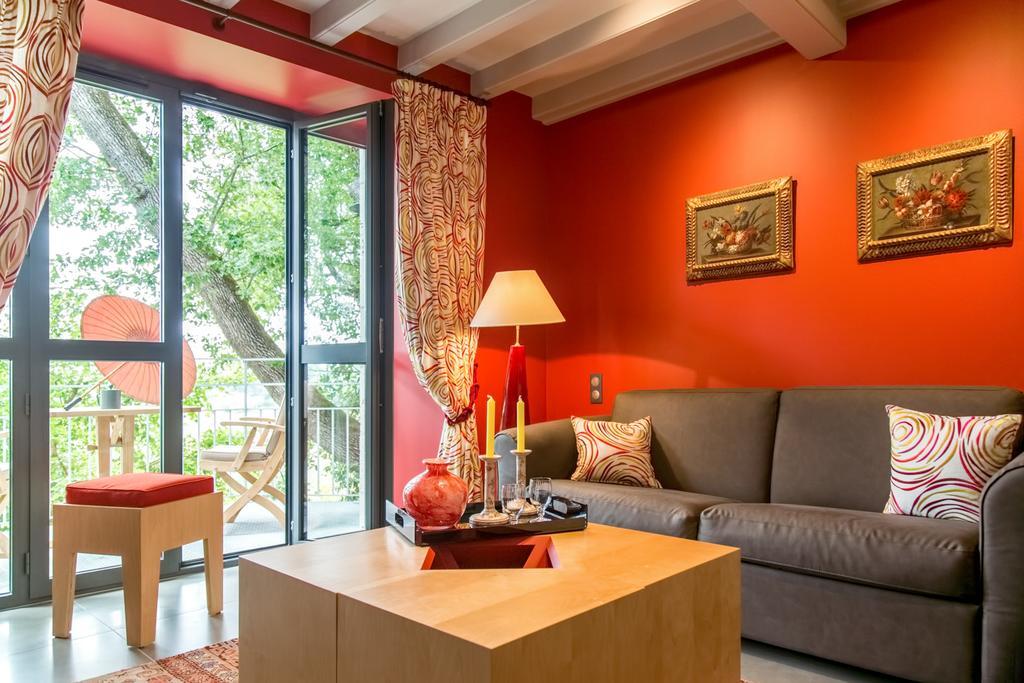 Chambres D'Hotes Domaine De Nazere Avezan Exterior photo