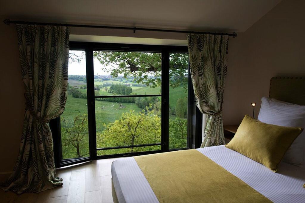 Chambres D'Hotes Domaine De Nazere Avezan Exterior photo
